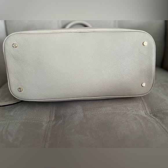 Tory Burch Pebbled Leather Bag - Picture 5 of 10